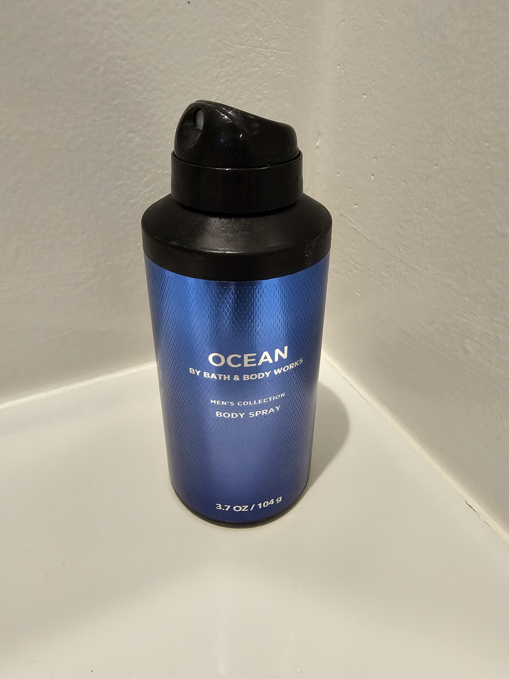 Bath & Body Works Ocean Men's Body Spray - Blue and Black
